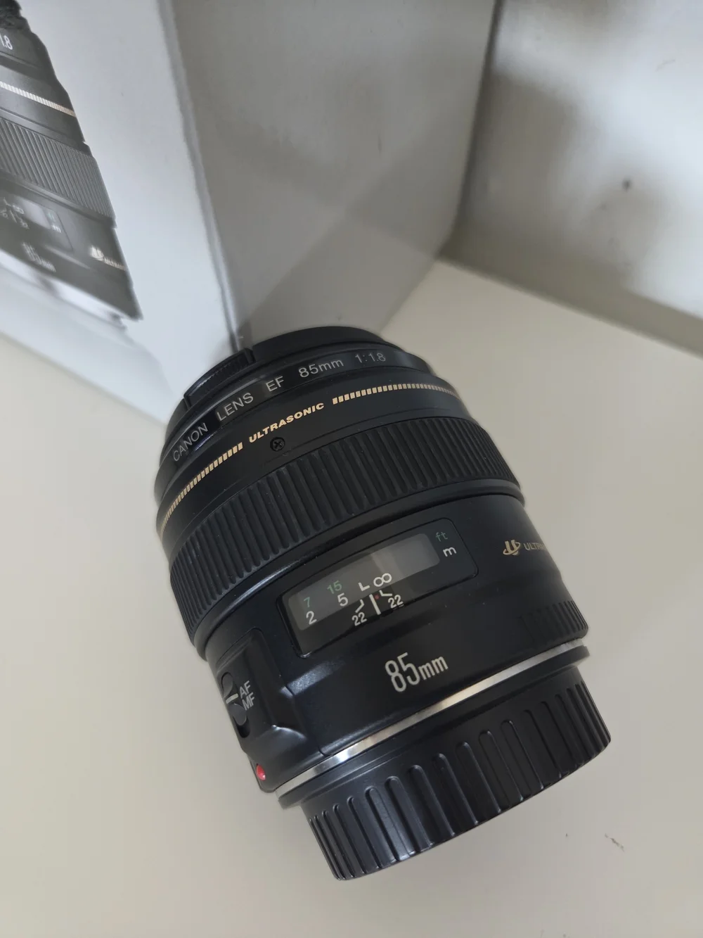 Canon EF 85mm f/1.8